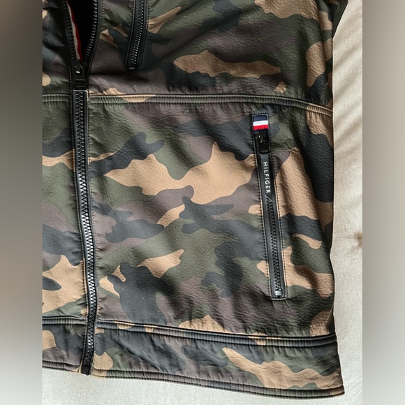 Tommy Hilfiger Men’s L Sherpa-lined Camo Jacket - Picture 8 of 11